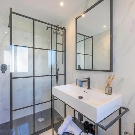 Charming Townhouse With Pool In Nueva Andalucia *