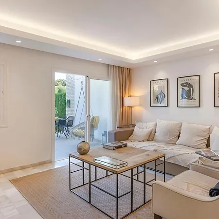 Charming Townhouse With Pool In Nueva Andalucia Holiday home