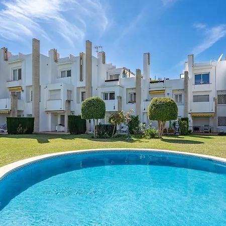 Holiday home Charming Townhouse With Pool In Nueva Andalucia *