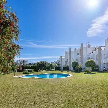 Holiday home Charming Townhouse With Pool In Nueva Andalucia *