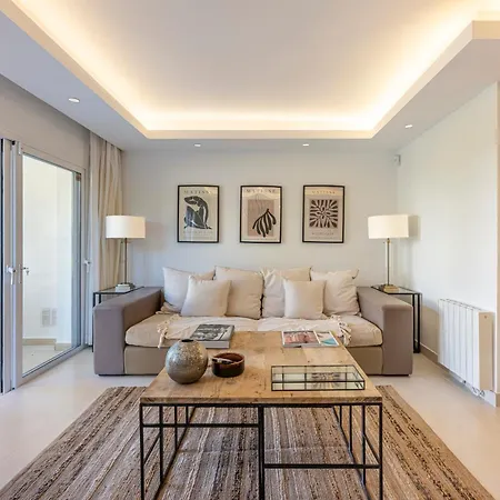 Charming Townhouse With Pool In Nueva Andalucia Holiday home