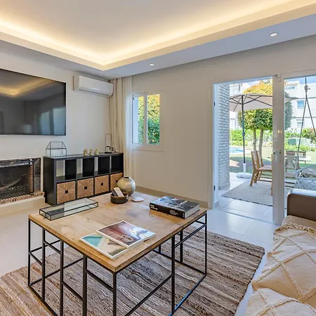 Charming Townhouse With Pool In Nueva Andalucia *