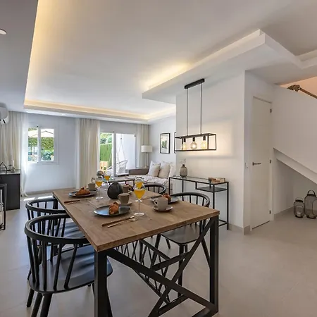 Charming Townhouse With Pool In Nueva Andalucia Marbella