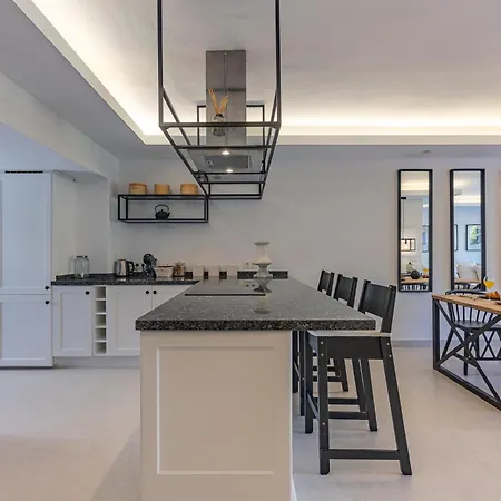 Holiday home Charming Townhouse With Pool In Nueva Andalucia Marbella