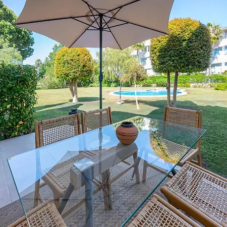 Charming Townhouse With Pool In Nueva Andalucia