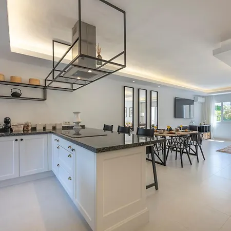 Holiday home Charming Townhouse With Pool In Nueva Andalucia *